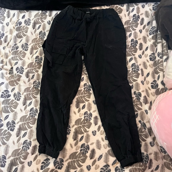 Black jeans from forever 21 - Picture 2 of 2